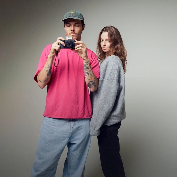 Пни, подсвечники и вороны: Как арт-пары видят себя в музее — Искусство. Большой город