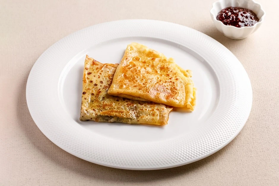 Семейные обычаи: 11 рецептов блинов от шефов