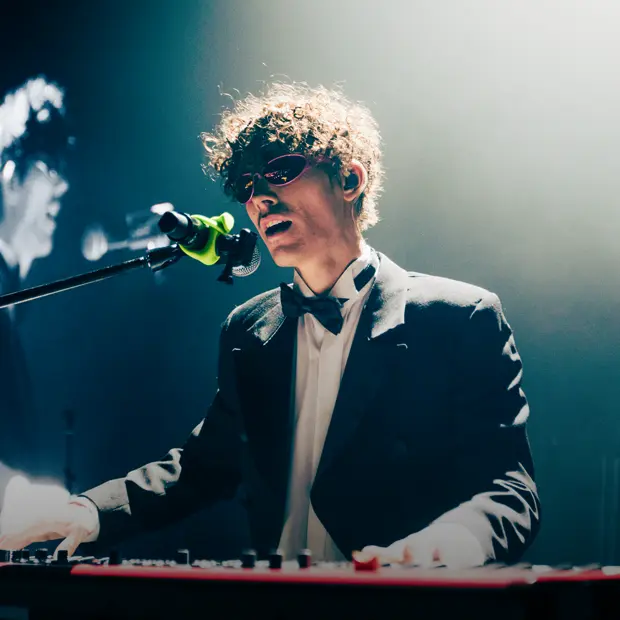 «Мой конек — это саморезы»: Кто такой Антоха МС