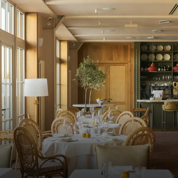 Сицилийская керамика, итальянские вареники и вид на Малую Невку: Ресторан «Лодочная станция» — Новое в Петербурге. Большой город