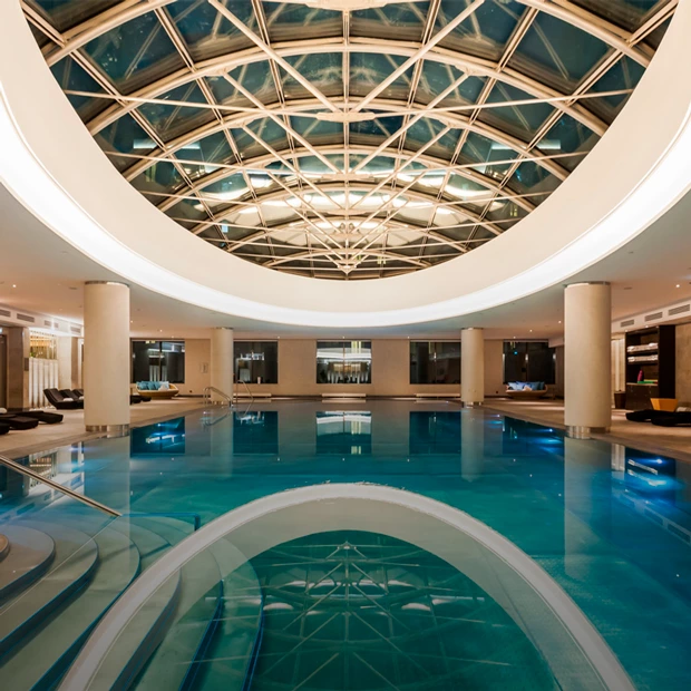 Красиво плывем: 5 бассейнов в лучших отелях Москвы — Путешествия. Большой город