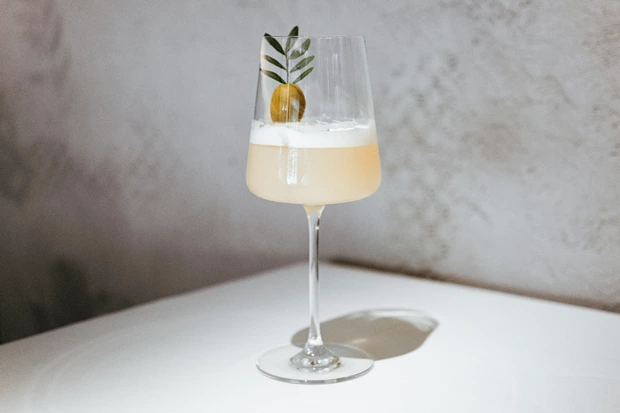 Yauza Place и Mina Bar, иммерсивные ужины в «Охотке» и новые завтраки в Mama Tuta