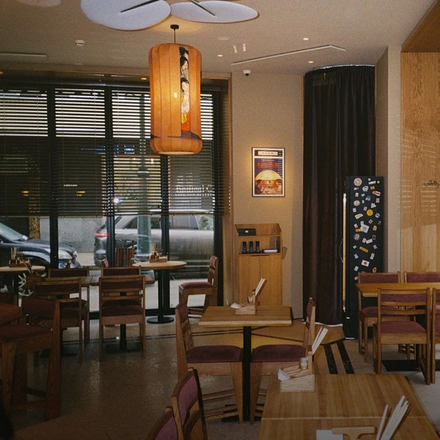 Раз, раз, это hand roll Bus: Новое открытие на Патриарших — Новое в Москве. Большой город