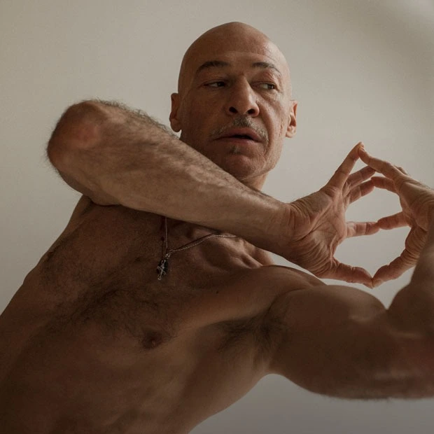 Александр Челидзе («Пункт 64. Паркинсон»): «Тело ведет себя как ребенок, которому не купили игрушку» — Интервью. Большой город