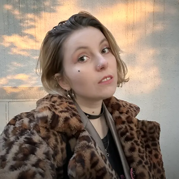 Основательница проекта «Нате, носите» Яна Корецкая рассказала о насилии со стороны отчима — Ситуация. Большой город