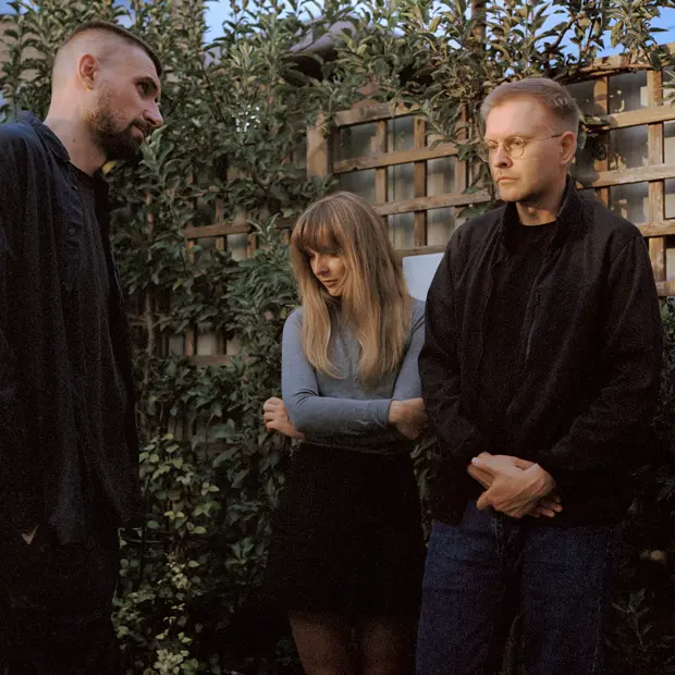 Концерт Motorama, воркшоп по созданию духов для насекомых, смена во взрослом лагере