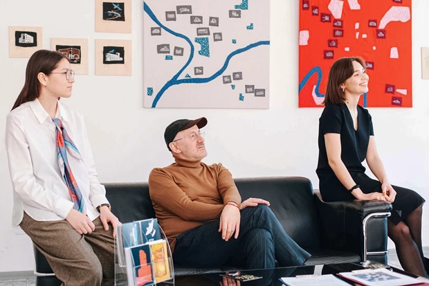 Города на Cosmoscow: Региональные галеристы — о ярмарке, арт-рынке и новой жизни