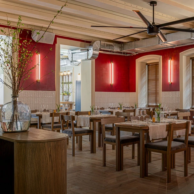 Новые «Артист» и Cazaban Bistro, обеды на винодельне и в Atlantica Bistro и праздник красных львов — Новости ресторанов. Большой город