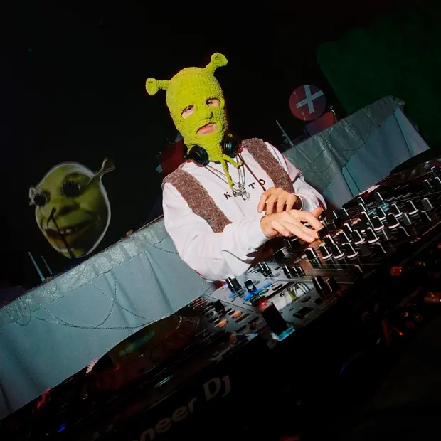 Несколько вариантов Хеллоуина, концерты Gráta, Хаски и 9mice, «Ночь искусств» — Выходные в Москве. Большой город