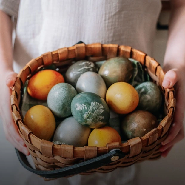 Красим яйца: Как добиться натуральных оттенков и сделать красивые узоры — Гид «Большого Города». Большой город