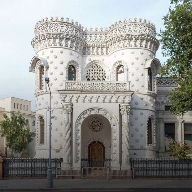 От «Московского дворика» до дома Мельникова: Культурно-гастрономический гид по Арбату — Гид «Большого Города». Большой город