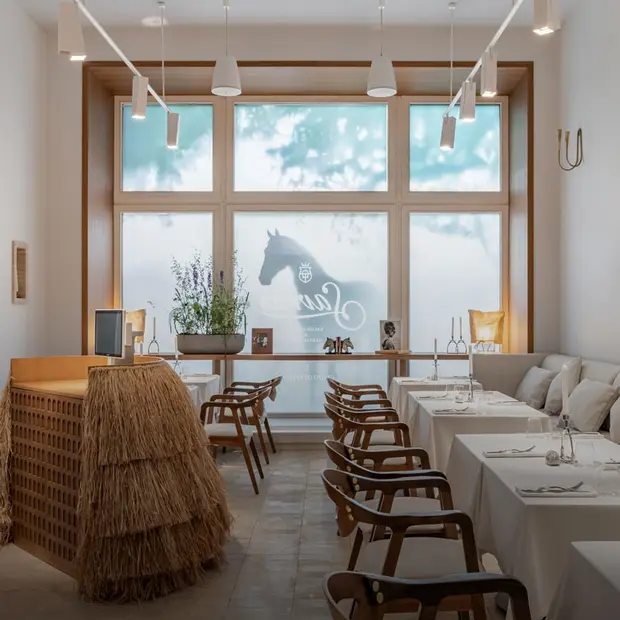 Библиотека тортов, чайный салон и бар: Новый ресторан Savras — Новое в Москве. Большой город