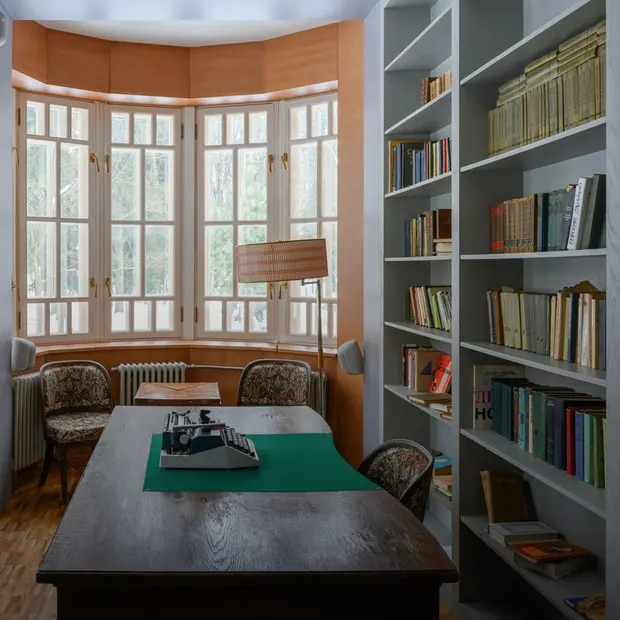 Филиал утопии. В городке писателей Переделкино открылась «Первая дача» — Место. Большой город