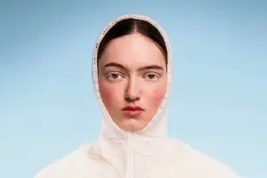 Тепло по наследству: Оренбургский пуховый платок в Maag