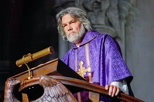 «Достать ножи: Воскрешение покойника»: Дело ведет атеист