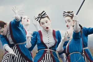 Нон-стоп ор, Romantic Collection и гонки по снежным склонам