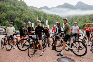 Йога у озера и Party Hike вместе с группой «Бонд с кнопкой»: Чем заняться на New Star Weekend 2025