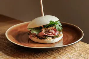 Кафе «Документалист», фонотека и бар Catch 22 и пряники в конфетных «Культура» (Петербург)