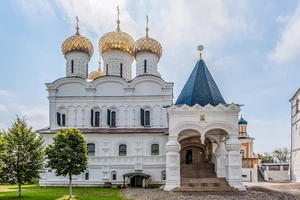 Что посмотреть в Костроме за один день: Монастыри, музеи, набережная и торговые ряды