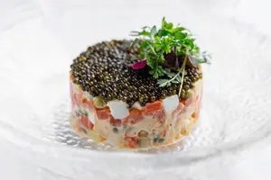 Экскурсии по барам, безлимитные бранчи, икра с шампанским: Гастрономическая афиша Москвы на каникулы