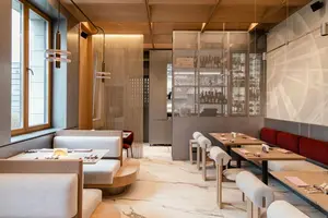 Рестораны Москвы и Петербурга начали предлагать скидки коллегам. Это новый тренд?