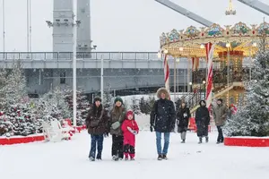 В парке Горького тихо открылась Пушкинская набережная: Чем там заняться