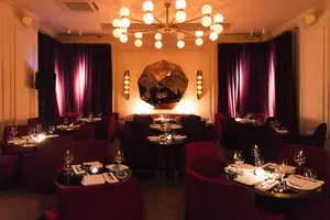 Michèle — бар-ресторан и кинотеатр в культовом отеле «Англетер»