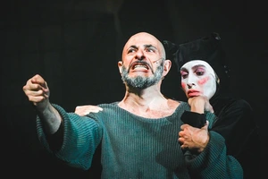 Дважды король: Почему стоит идти на спектакль «Лир» в театре «Шалом» и где искать скрытые смыслы