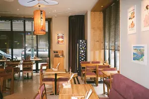 Раз, раз, это hand roll Bus: Новое открытие на Патриарших