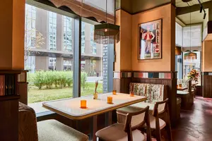 На стыке двух миров: Ресторан «Тюрки Diner» от Folk Team