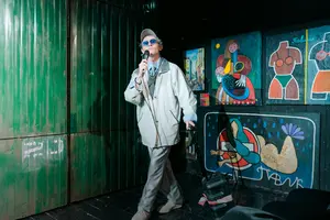 Зачем идти на спектакль «Барахло» в театр «Практика»