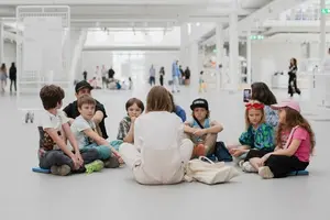 Как приучить ребенка к искусству: 12 музеев и галерей Москвы с понятными детскими программами