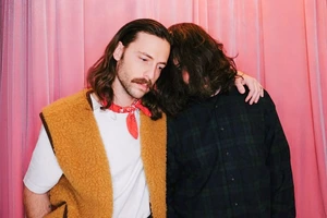 Пятница в пределах Самокатной улицы, а также Sula Fray, «Город женщин» и Renaissance Voices